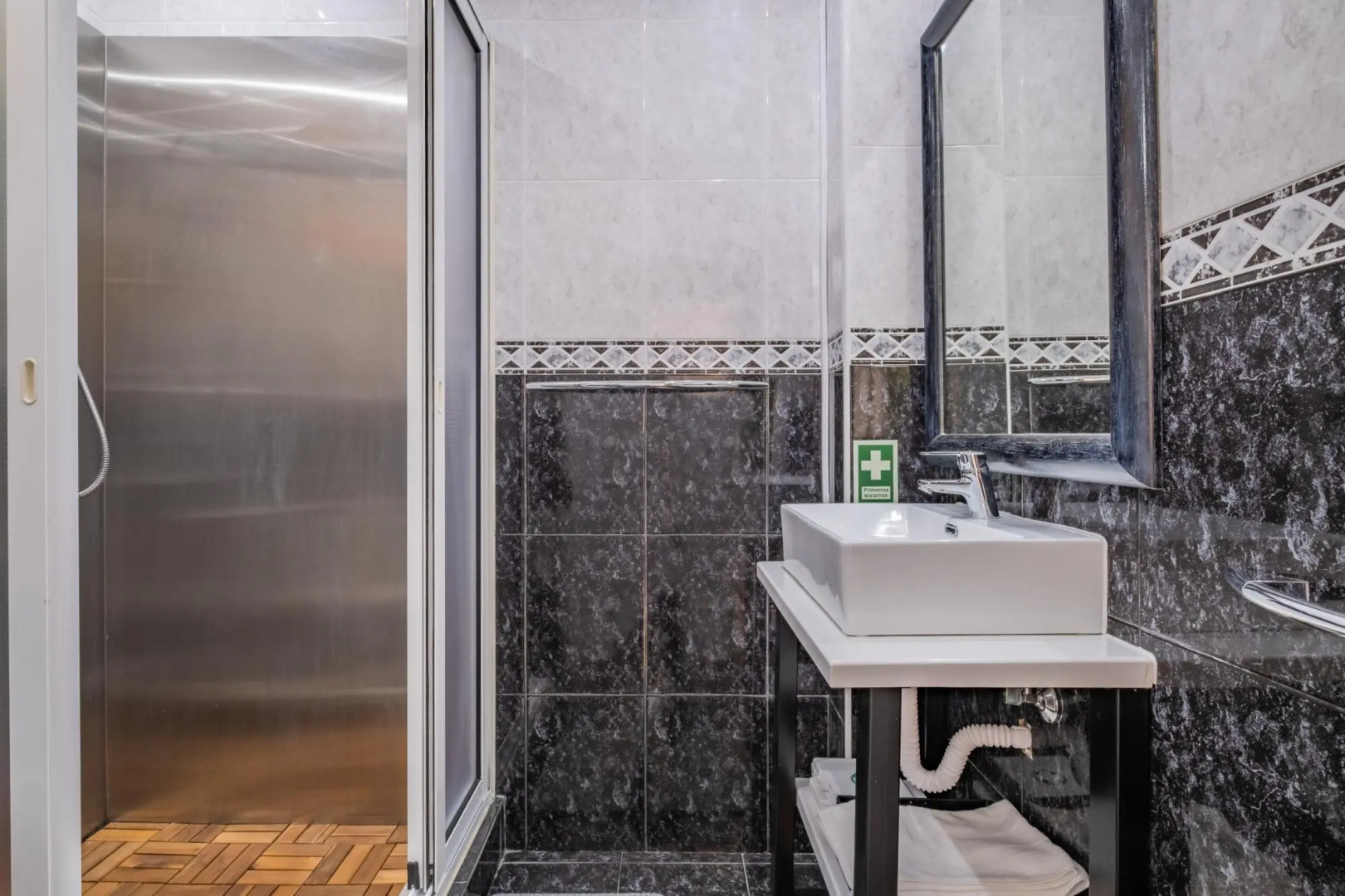 Cani o Sea Garden by Homie