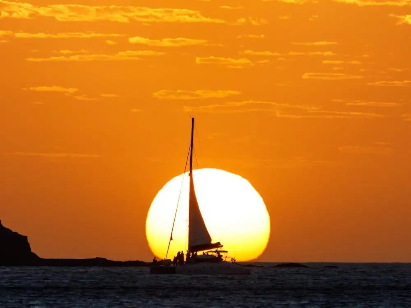 Luxurious Beachfront Mansion with a Stunning Infinity Pool in Playa Flamingo