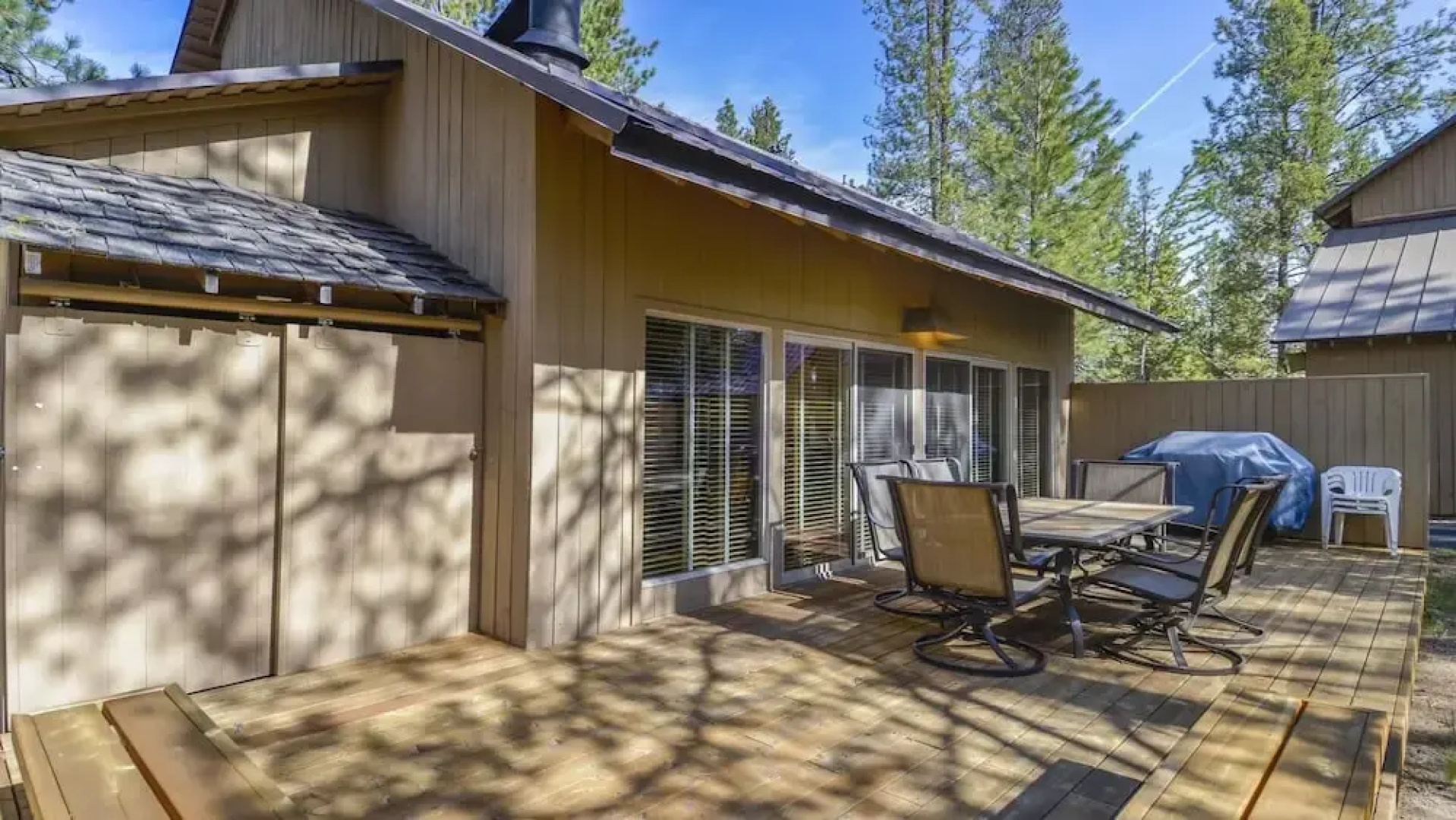 Cluster Cabin 26