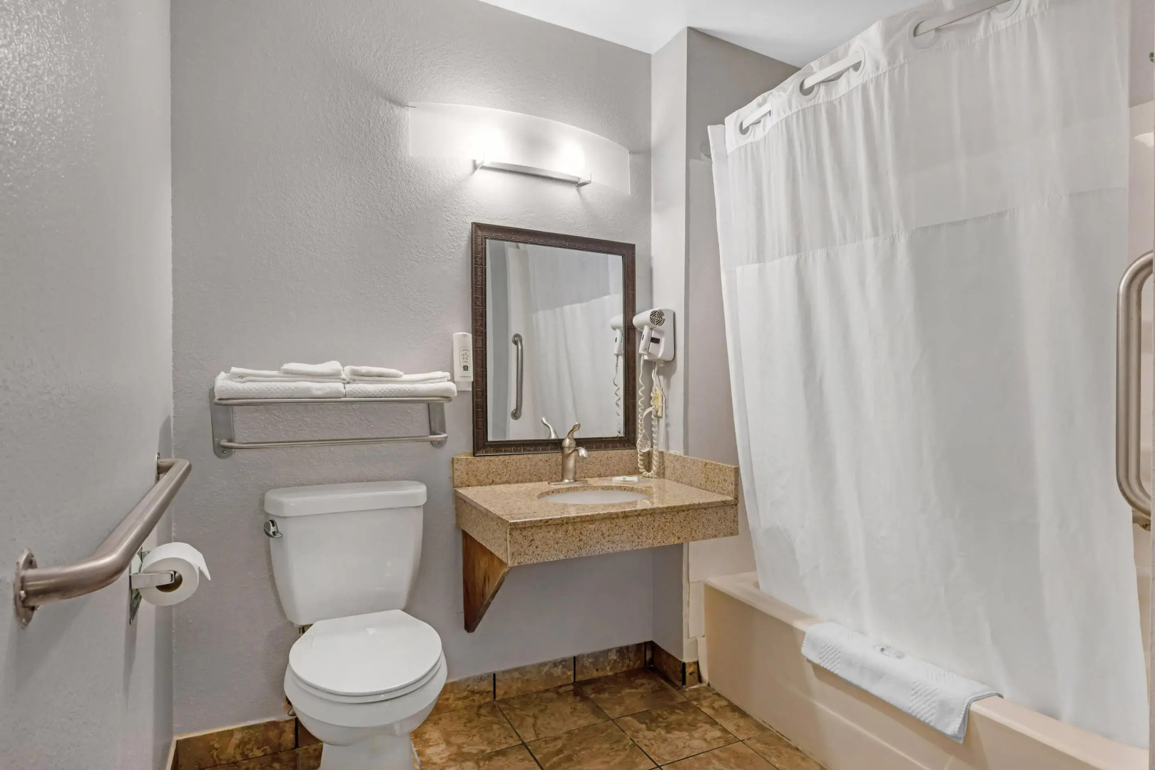 Quality Inn Chesterton near Indiana Dunes National Park I-94