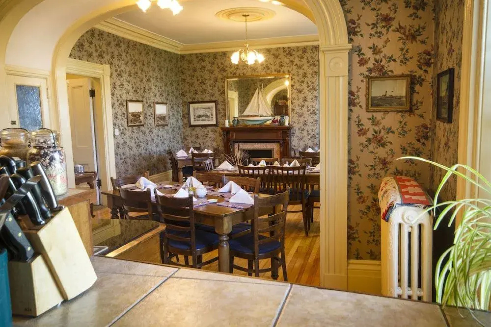 Homeport Historic Bed & Breakfast/Inn c 1858