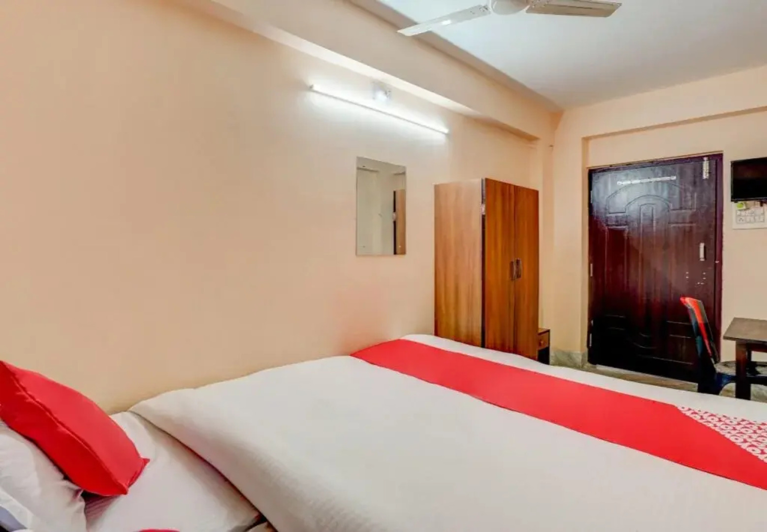 OYO 19609 Hotel Rajprabha