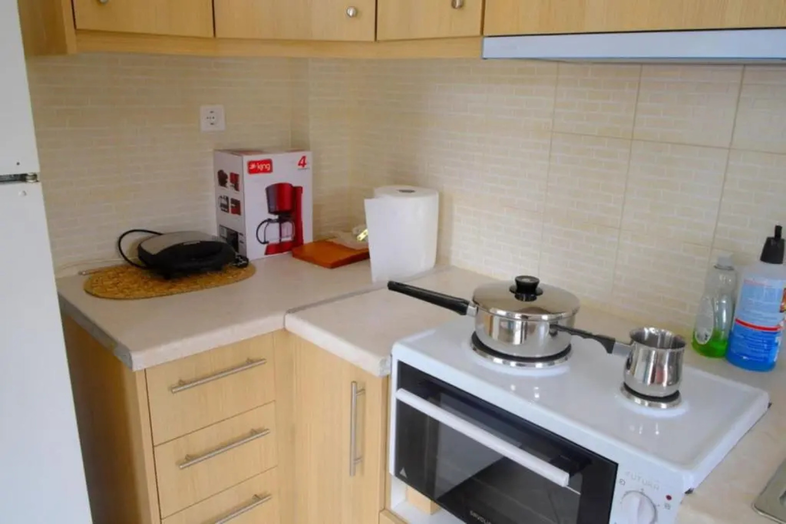 Apartment with sea view and balcony 60m from beach