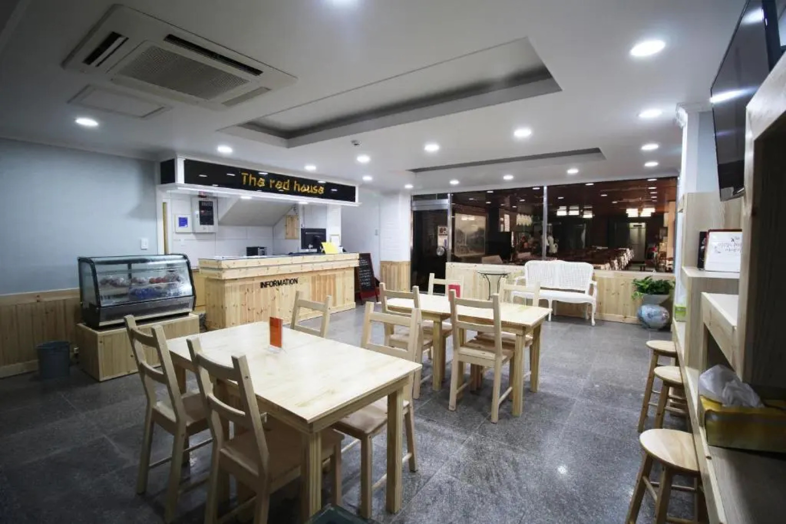 THE RED HOUSE - Hostel