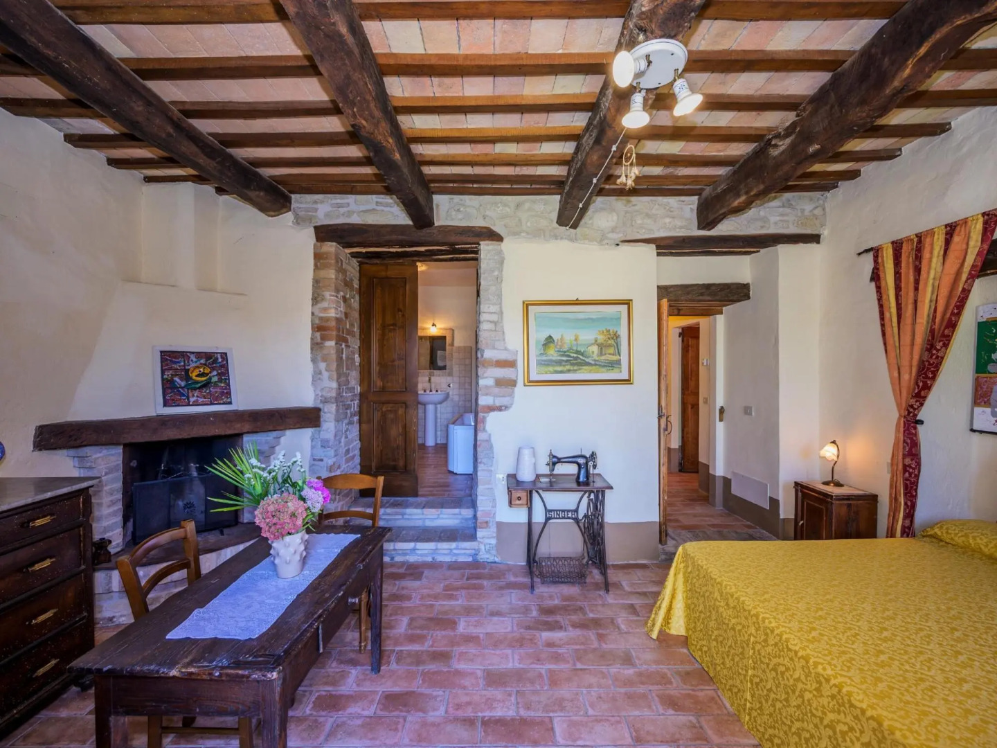 Pretty Holiday Home  with Terrace in Monte San Martino Italy