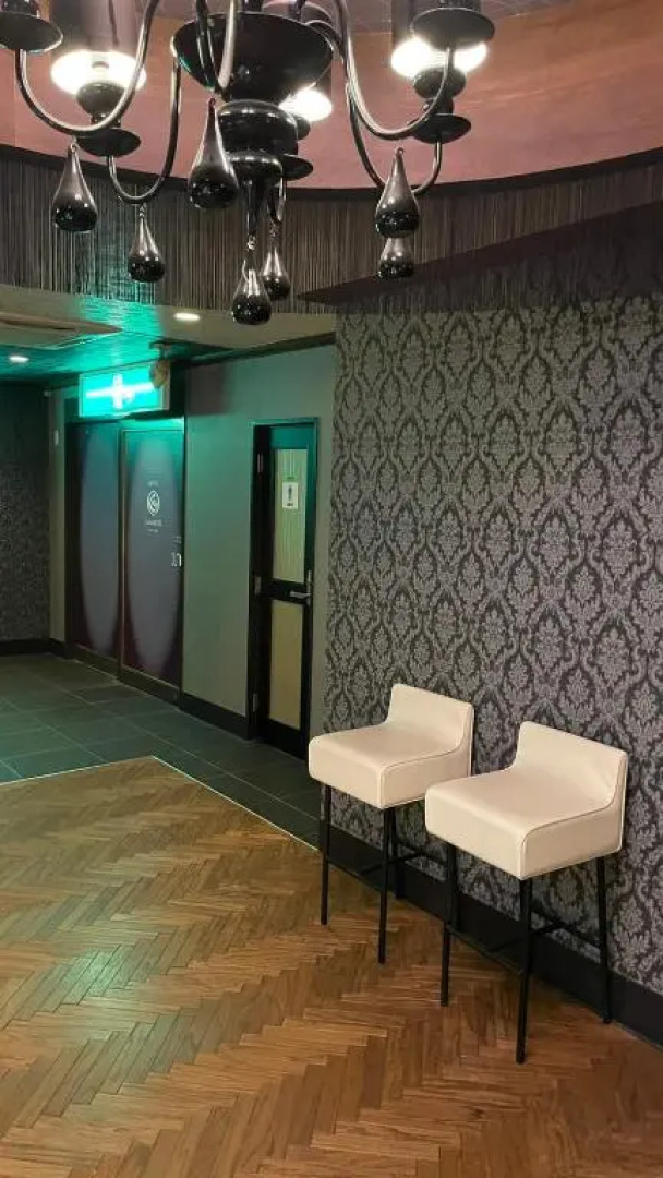 GLAMROSE -Adult Only-