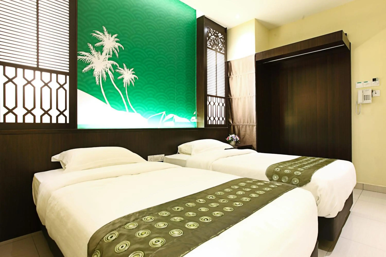 Sri Enstek Hotel - KLIA