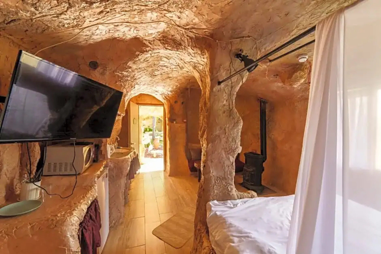 בקתות אירוח המערות - מושב חוסן מרשת V Club