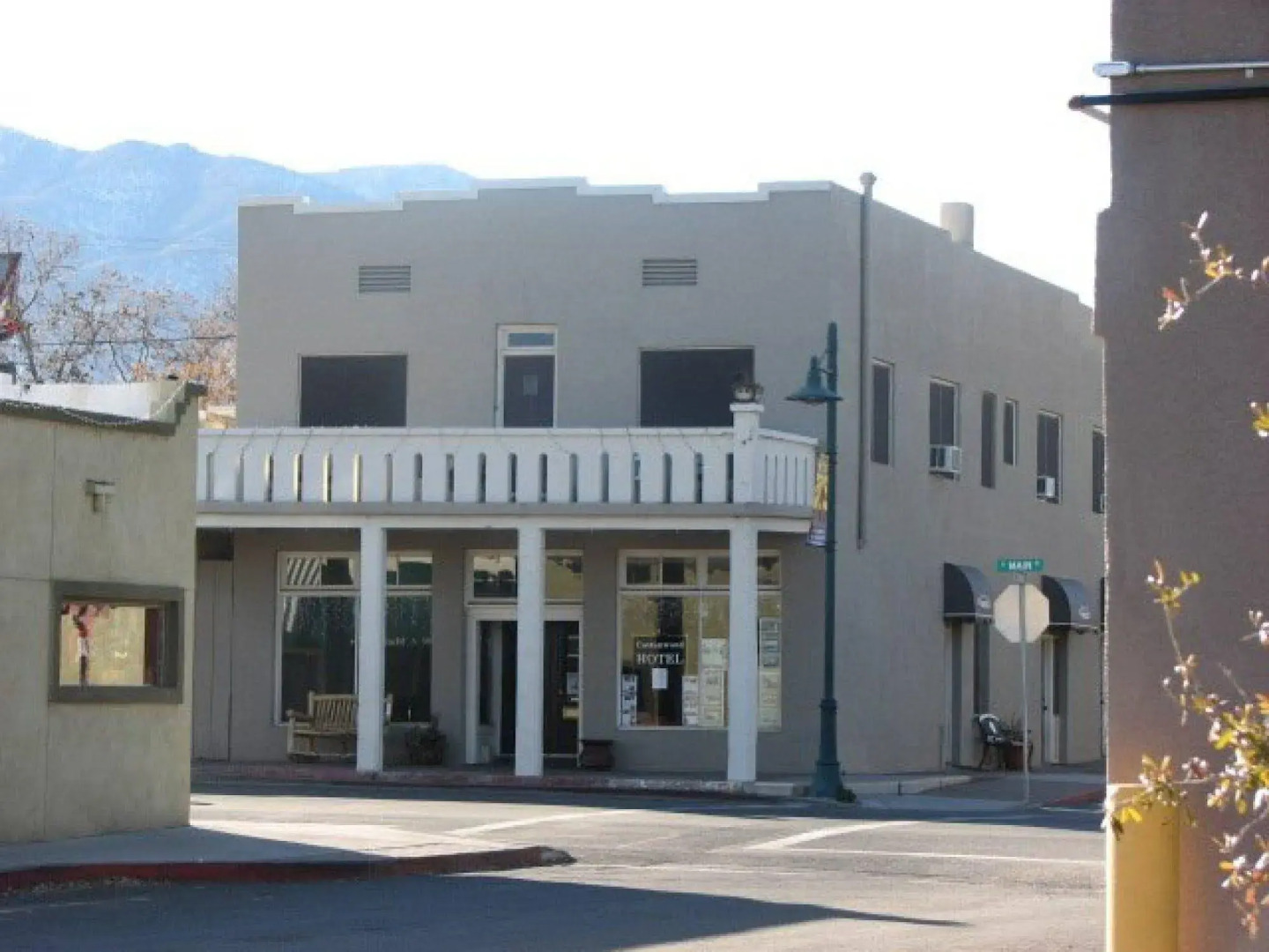 Cottonwood Hotel