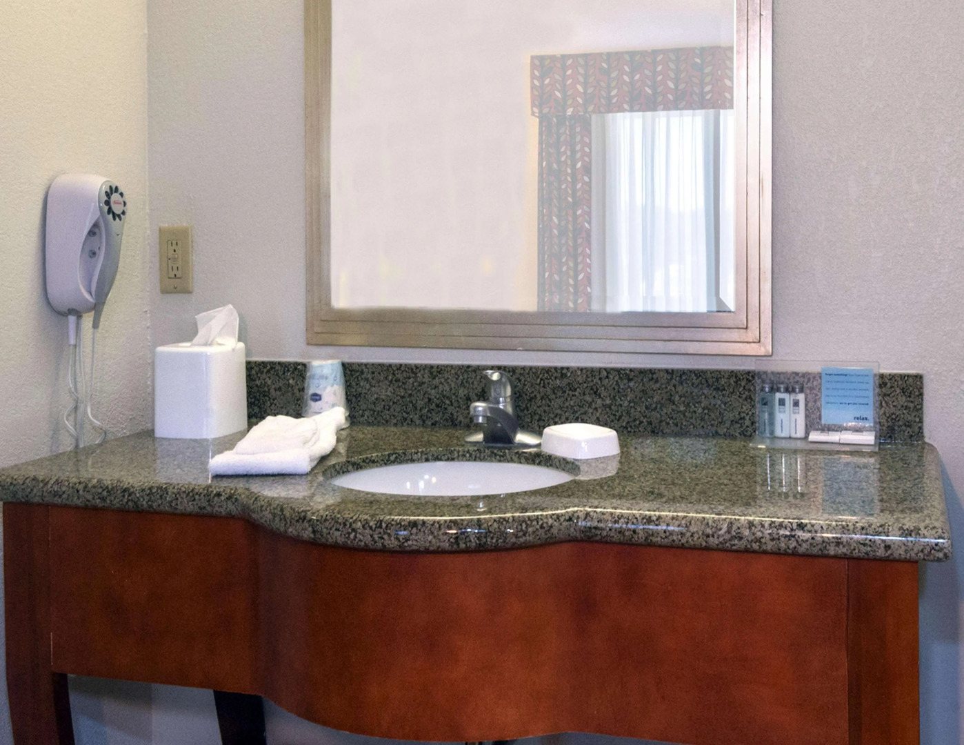 Hampton Inn & Suites Mobile I-65@ Airport Blvd