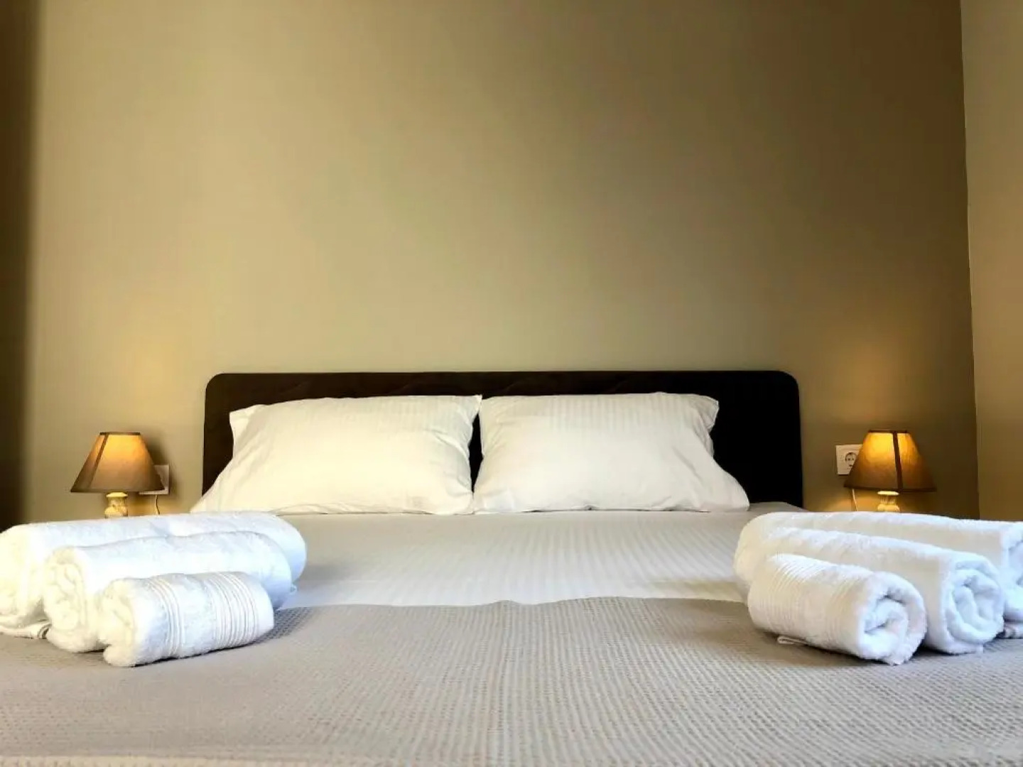 Gallery House in Drama