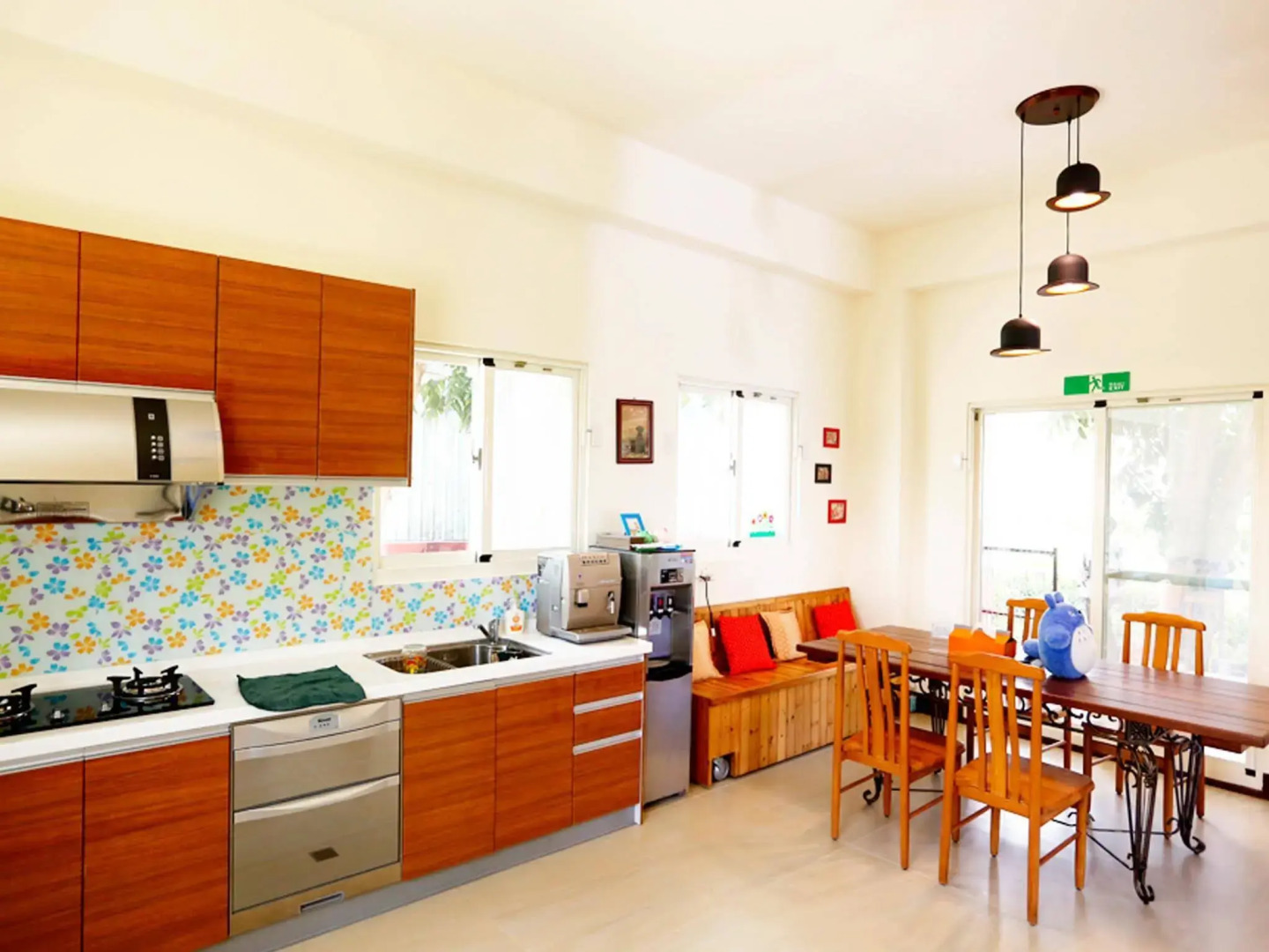 Follow Me Sweet House Bed & Breakfast