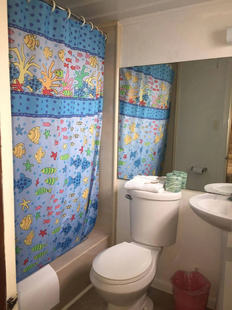 Captain's Cove Motel