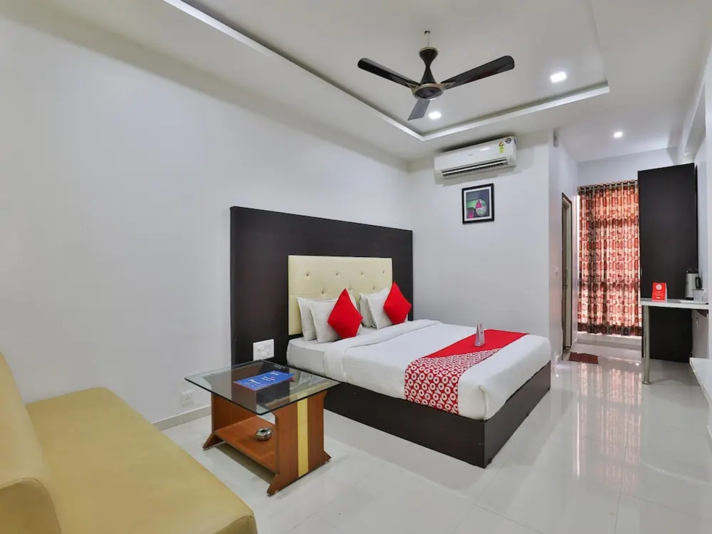 OYO 15862 Infocity Hotel LLP