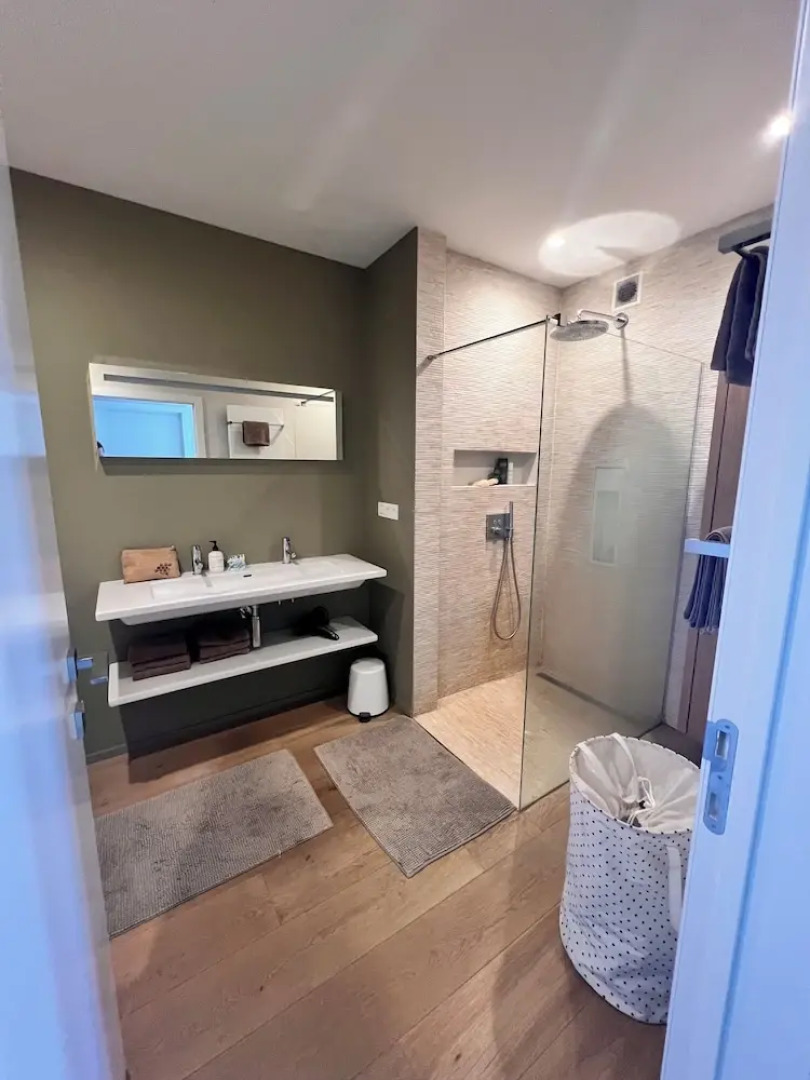 La Petite For t Contemporary Apartment in Halle