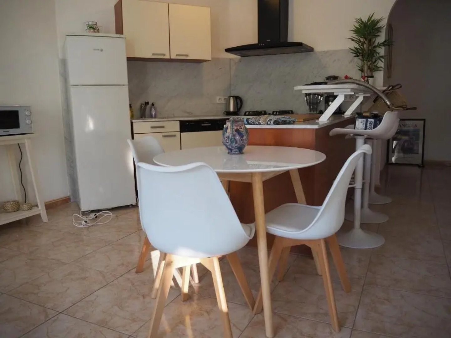 Captivating 2-Bed, 1 bath Cottage, Private Garden & Shared Pool in Sauve