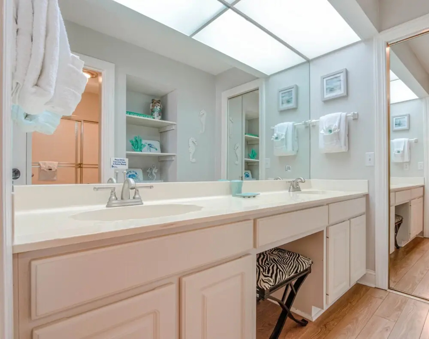 Sandy Toes by Book That Condo