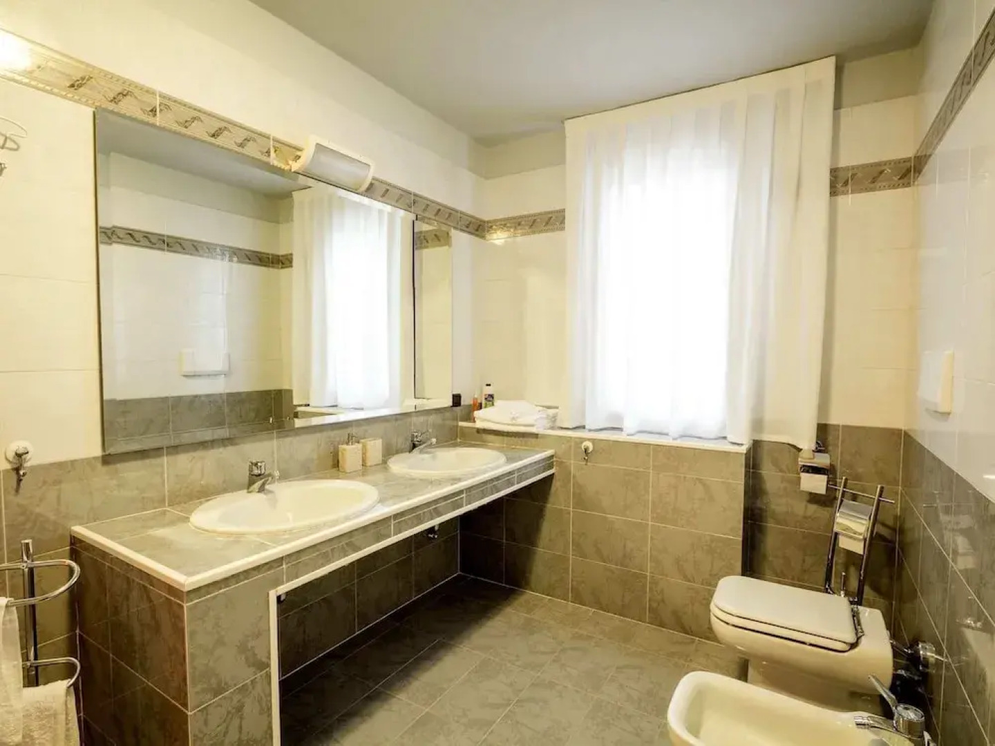 Lakeside Mansion With Pool