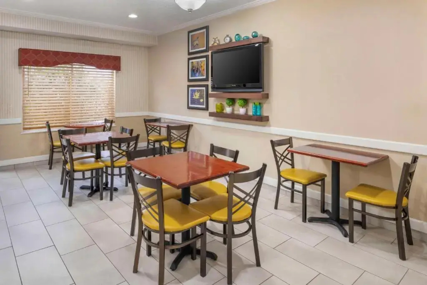 Holiday Inn Express Celina