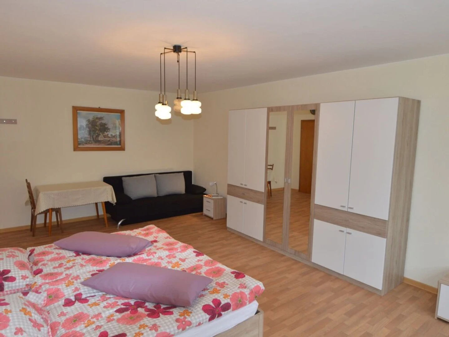 Spacious Holiday Home in Schillingen with Garden