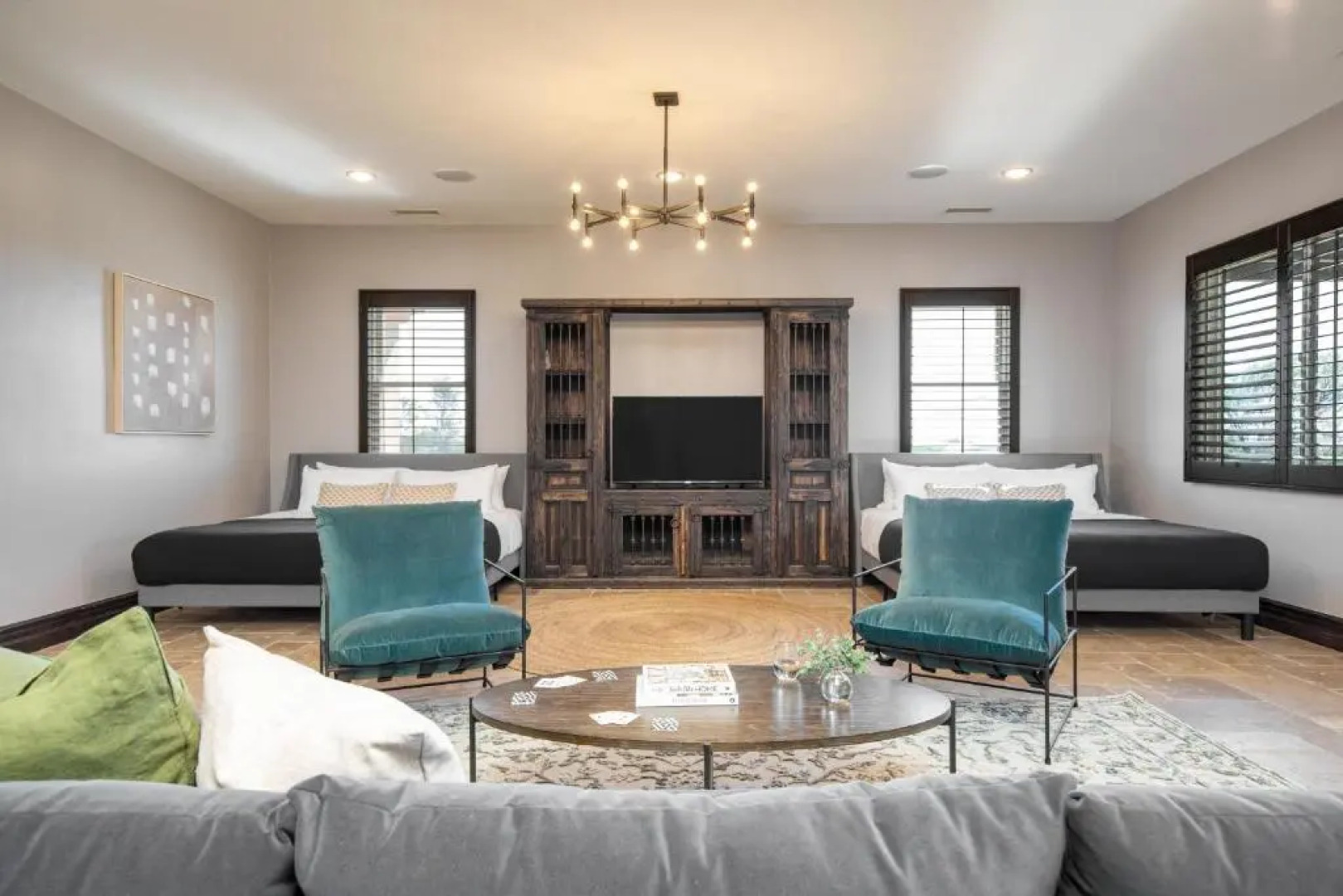 Sky Lantern by AvantStay Stunning Oasis w Pool Hot Tubs Volley Ball Court Home Office