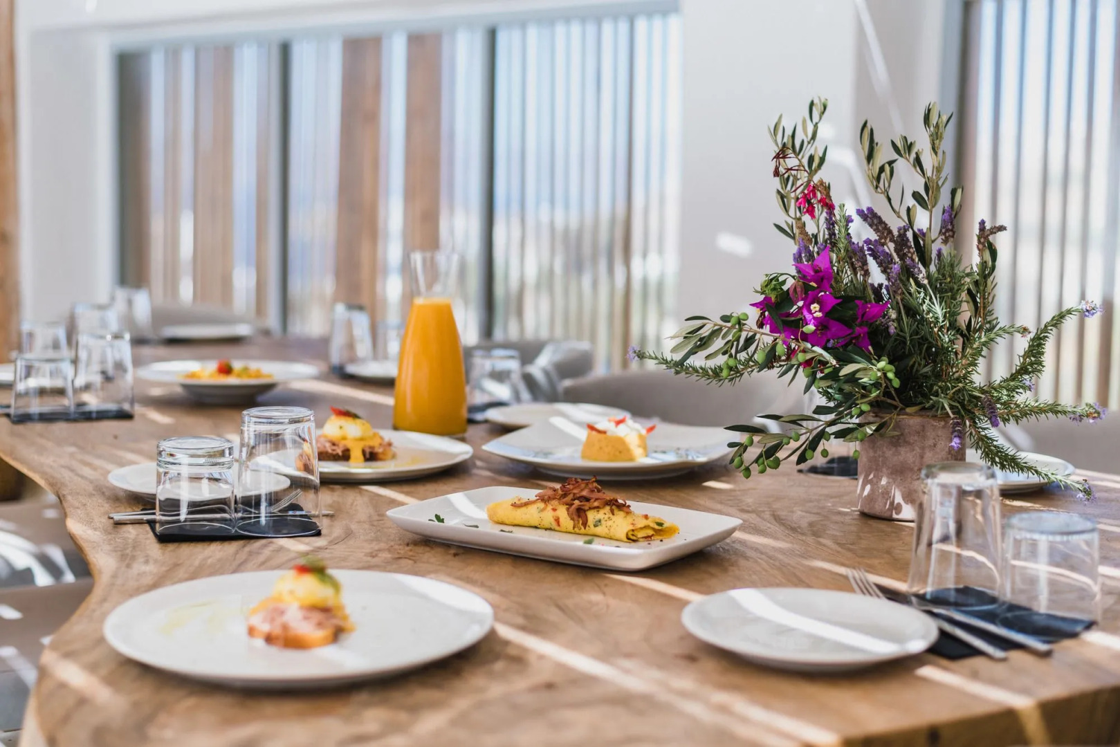 Villa Thea Collection