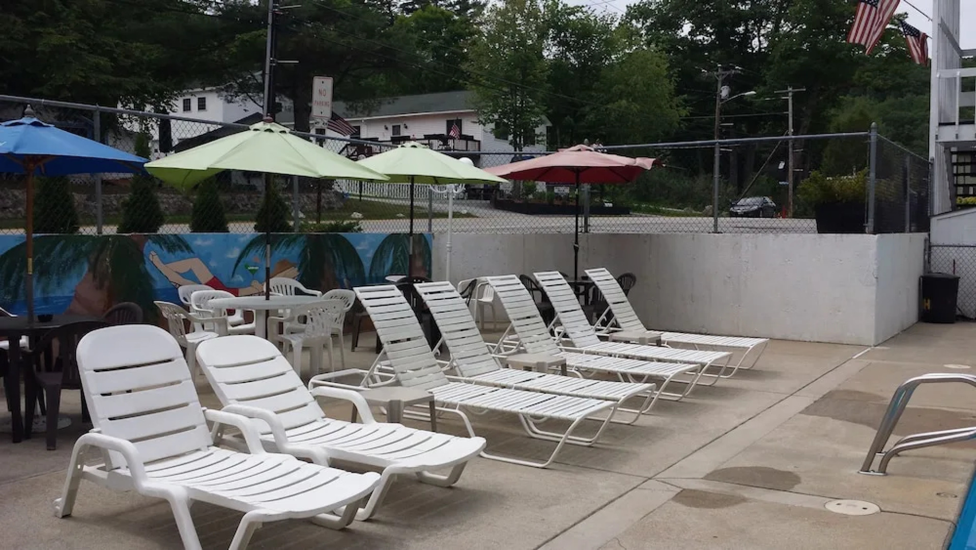 Weirs Beach Motel and Cottages