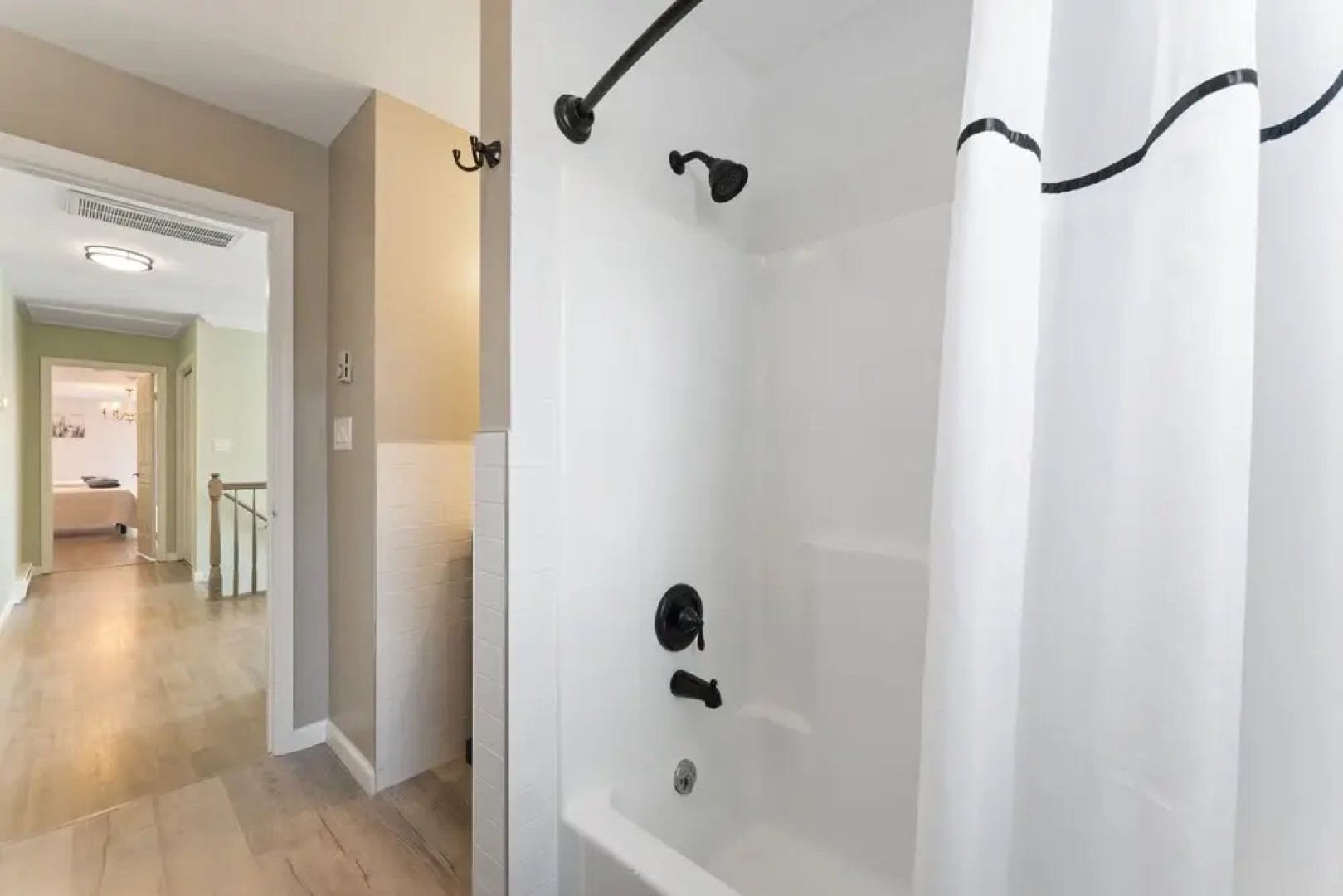 Amazing Vacation House In Poconos~hottub~game Room 6 Bedroom Home