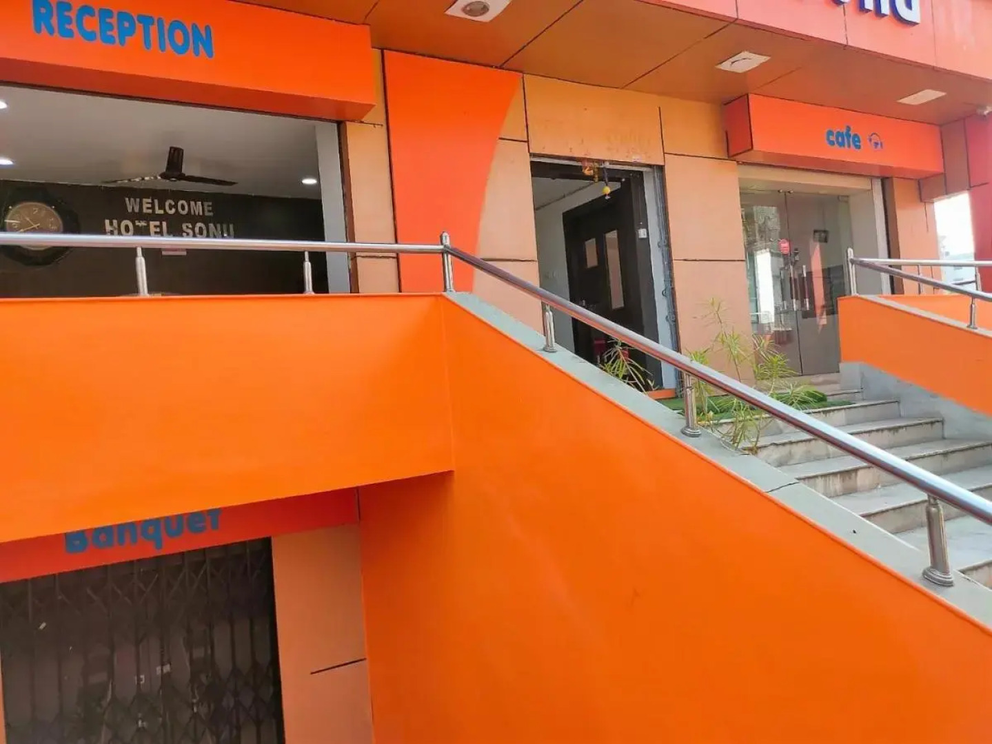 STAYMAKER Chakra Nayan Tara Sonu Inn