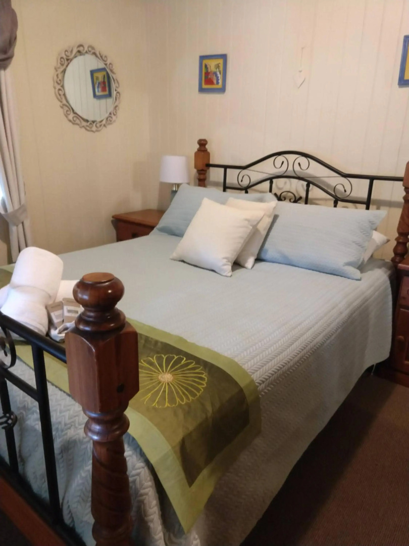 Amiens Cottage. Queenslander, charming, central.