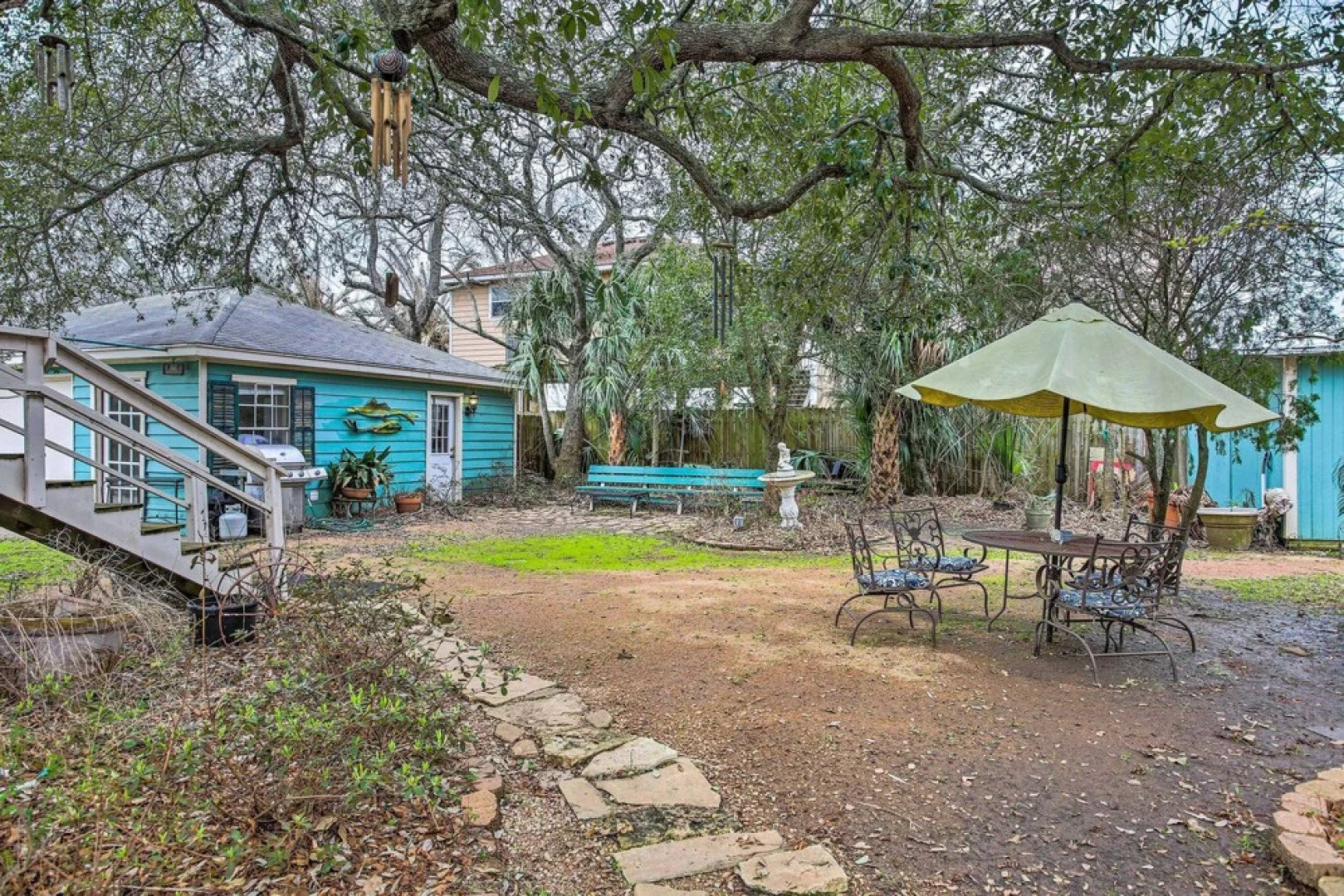 Walk to Coast: Galveston Bay Retreat w/ Grill