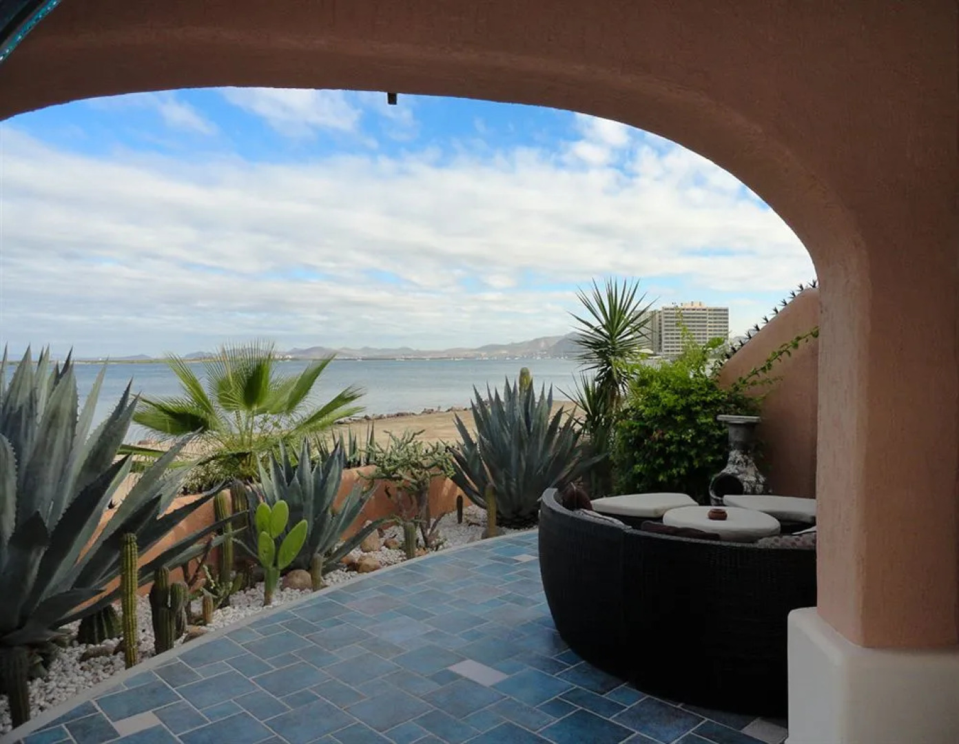 Casa Kootenay Waterfront BnB