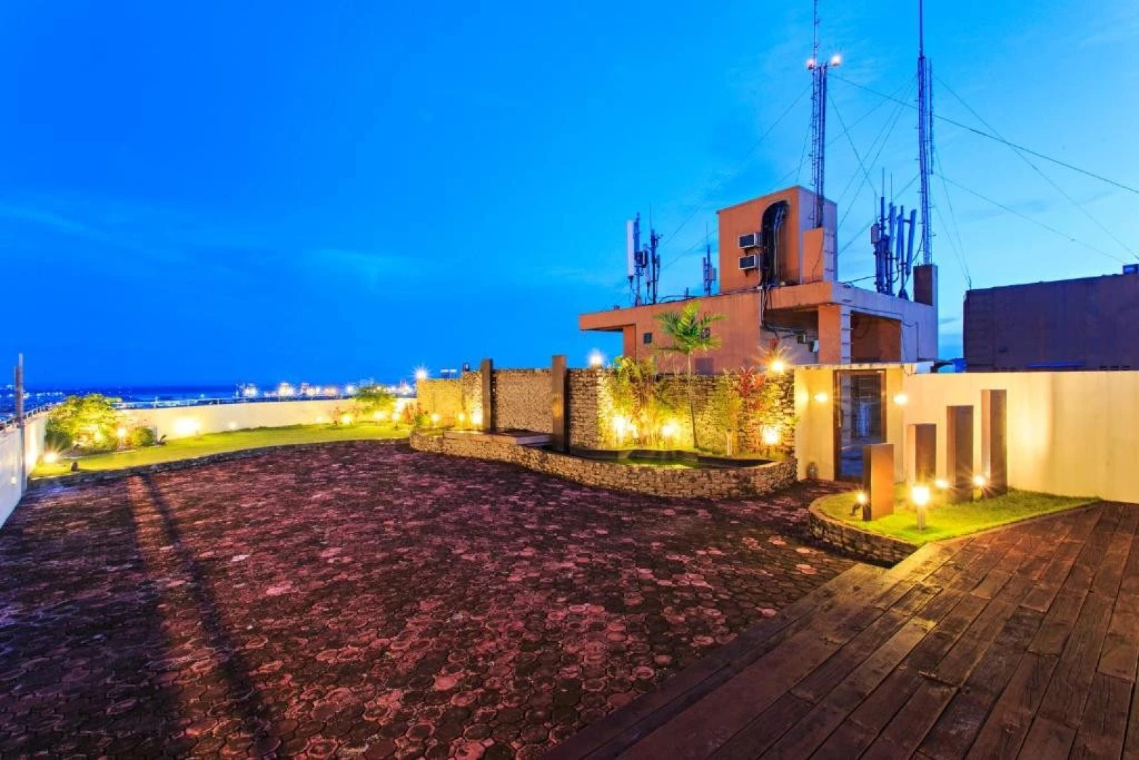 Sarrosa International Hotel and Residential Suites