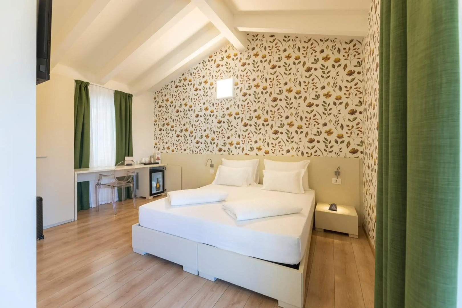 Hi Hotels Torbole Pool & Spa