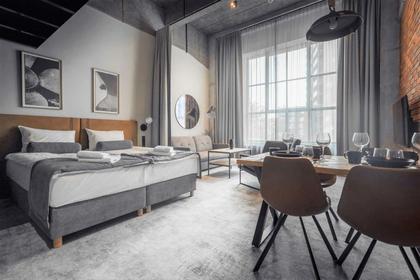 MONTOWNIA Lofts & Experience