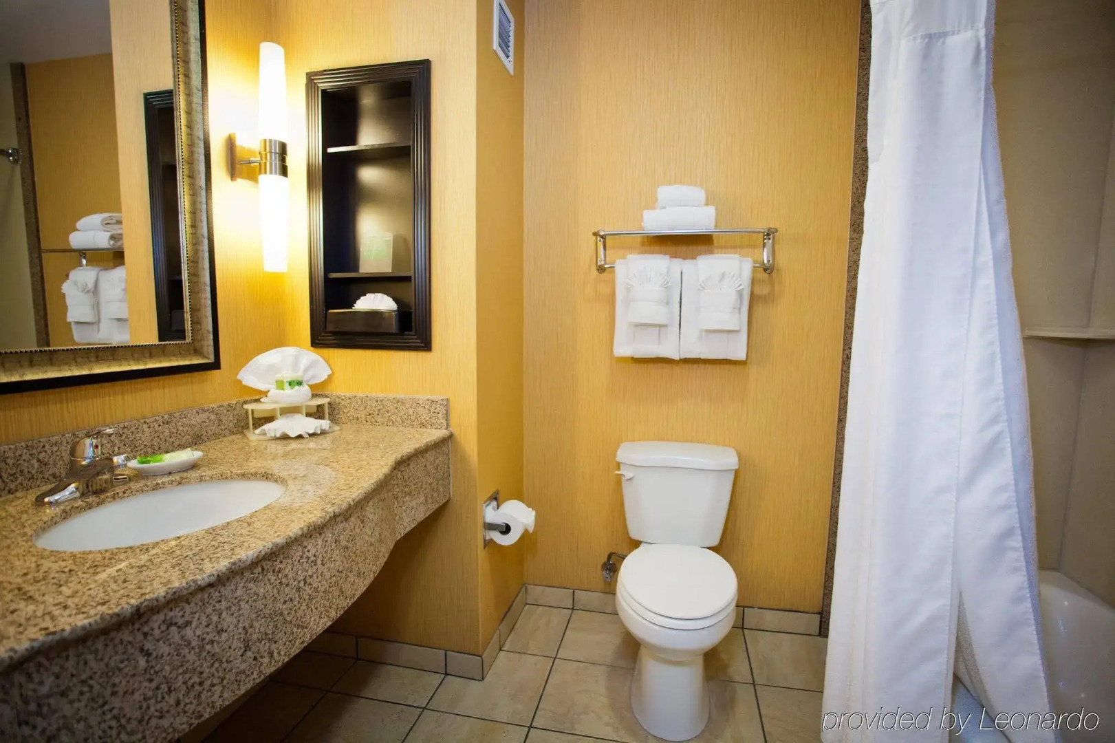 Holiday Inn Express & Suites Sacramento NE Cal Expo by IHG