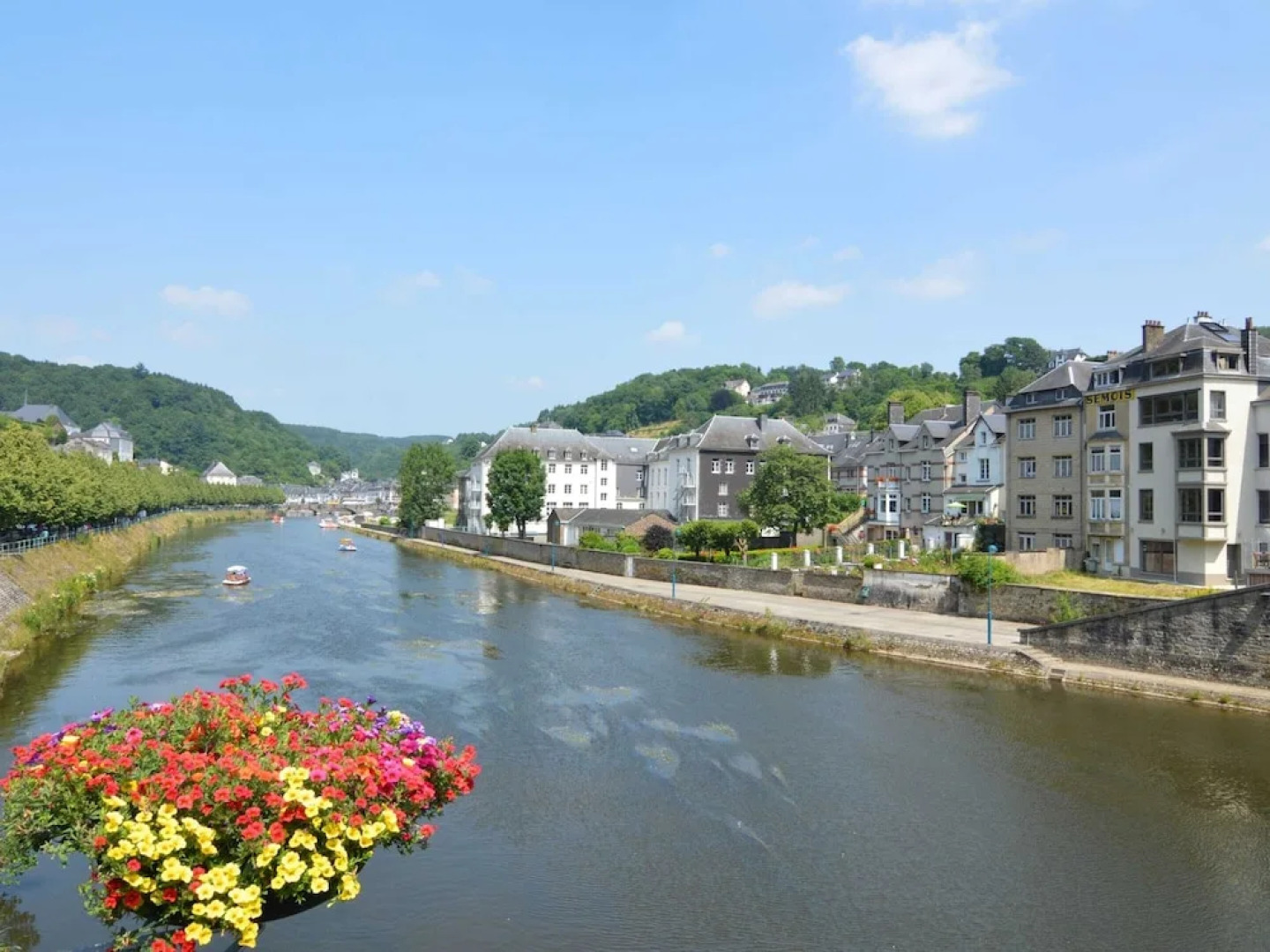 Charming Apartment in Sensenruth with Hot Tub