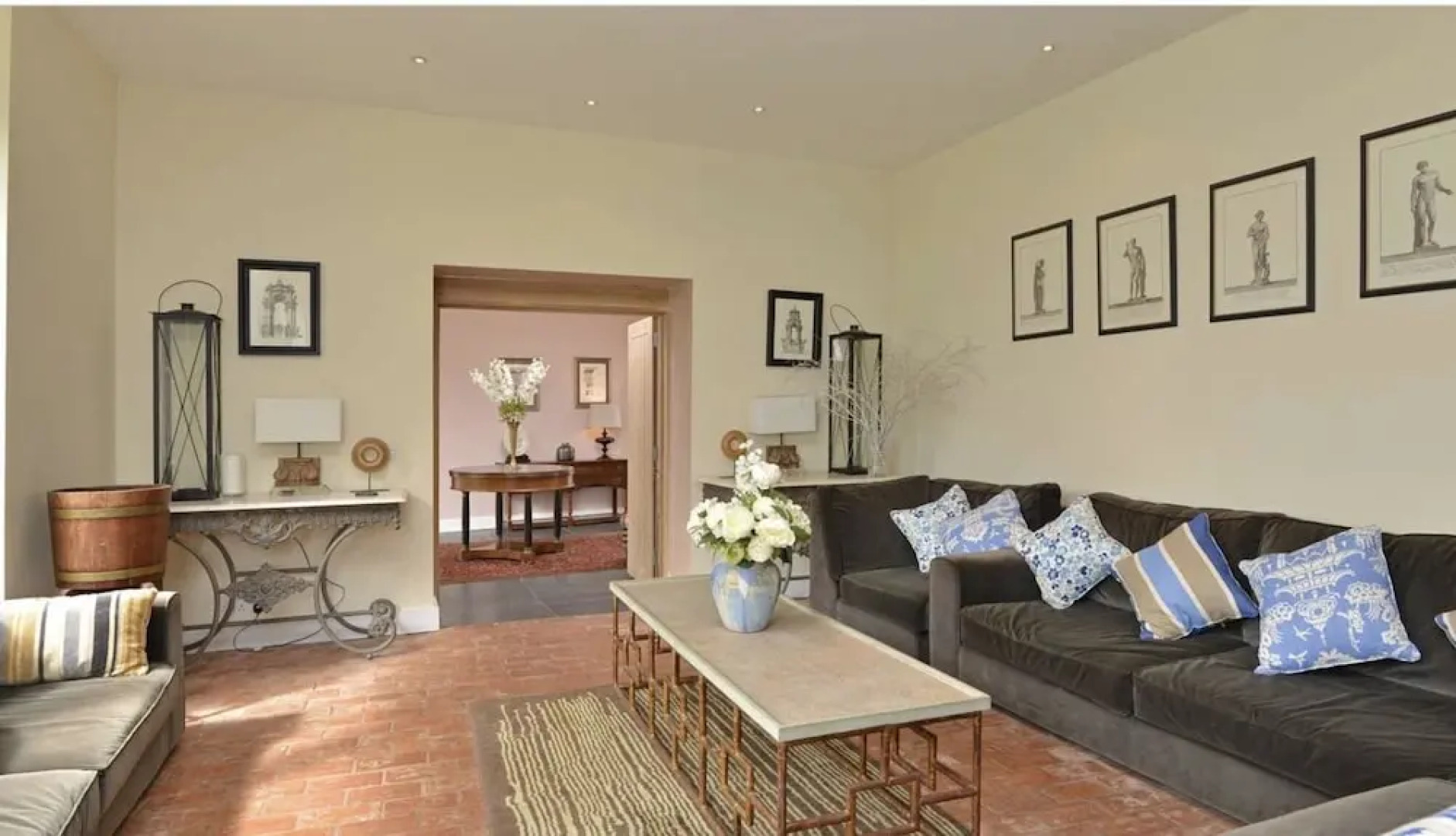 Lovely Big Barn with Hot Tub