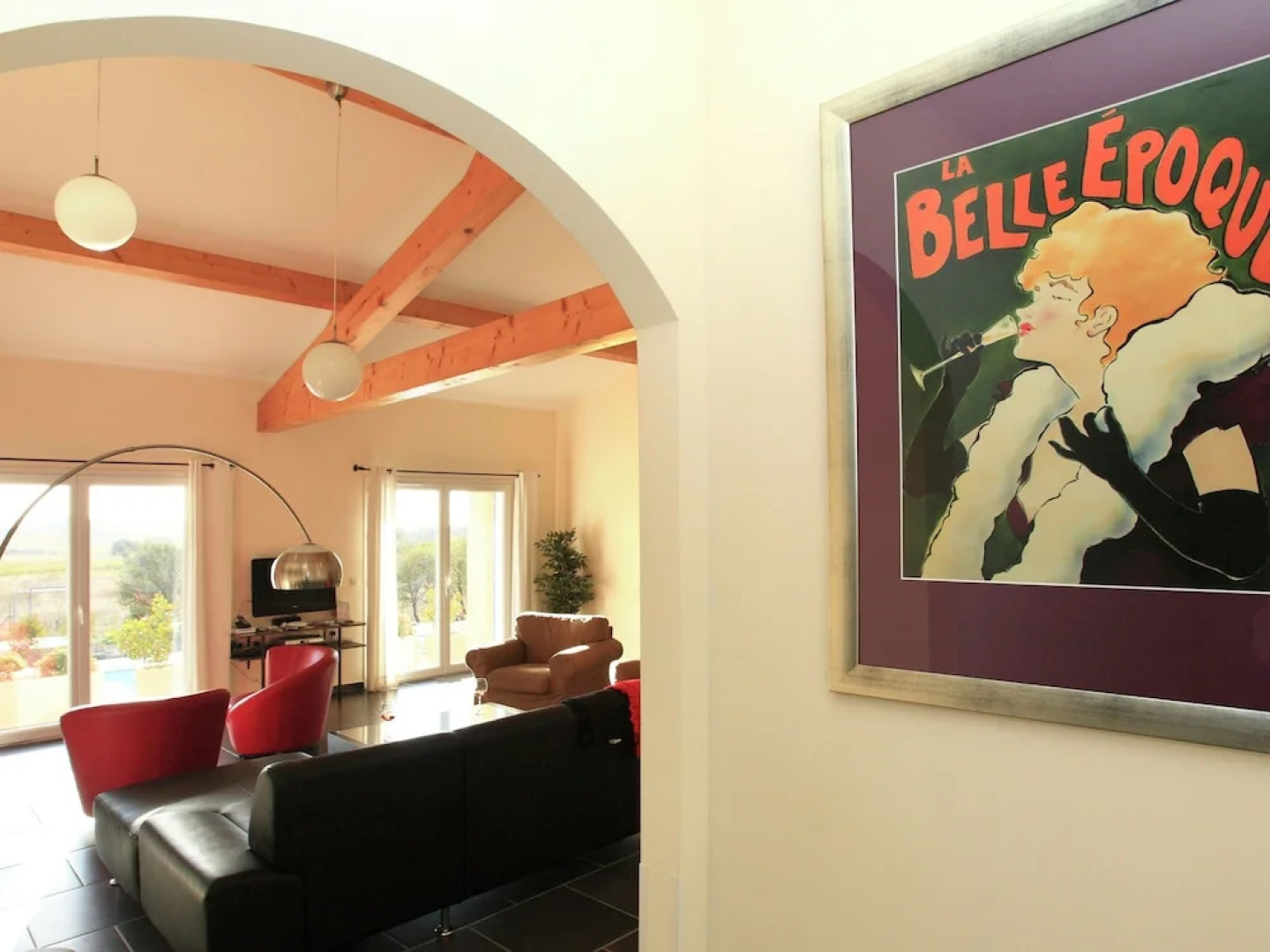 Charming Villa in Escales With Jacuzzi