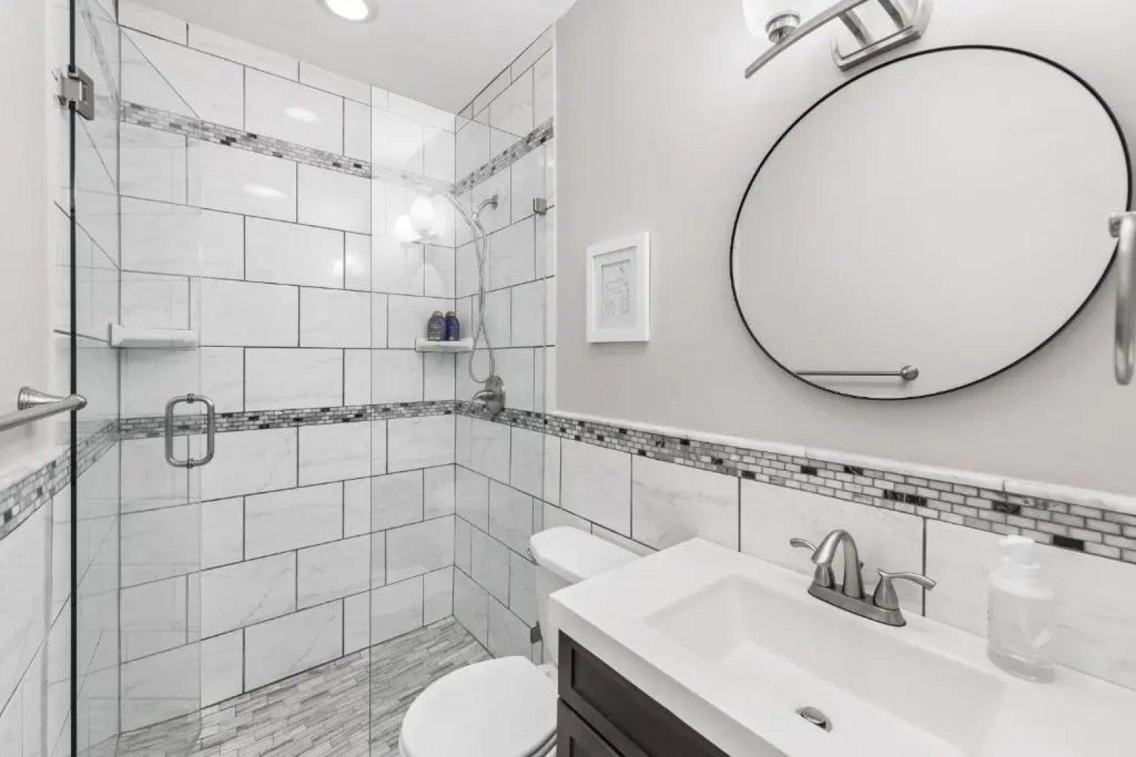 Sunny Hill Country Home with Stunning Lake Views