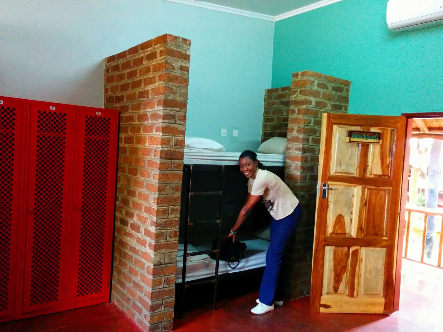 Jollyboys Backpackers