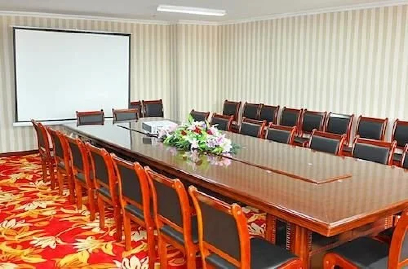 Hongcai Qianziyuan Hotel