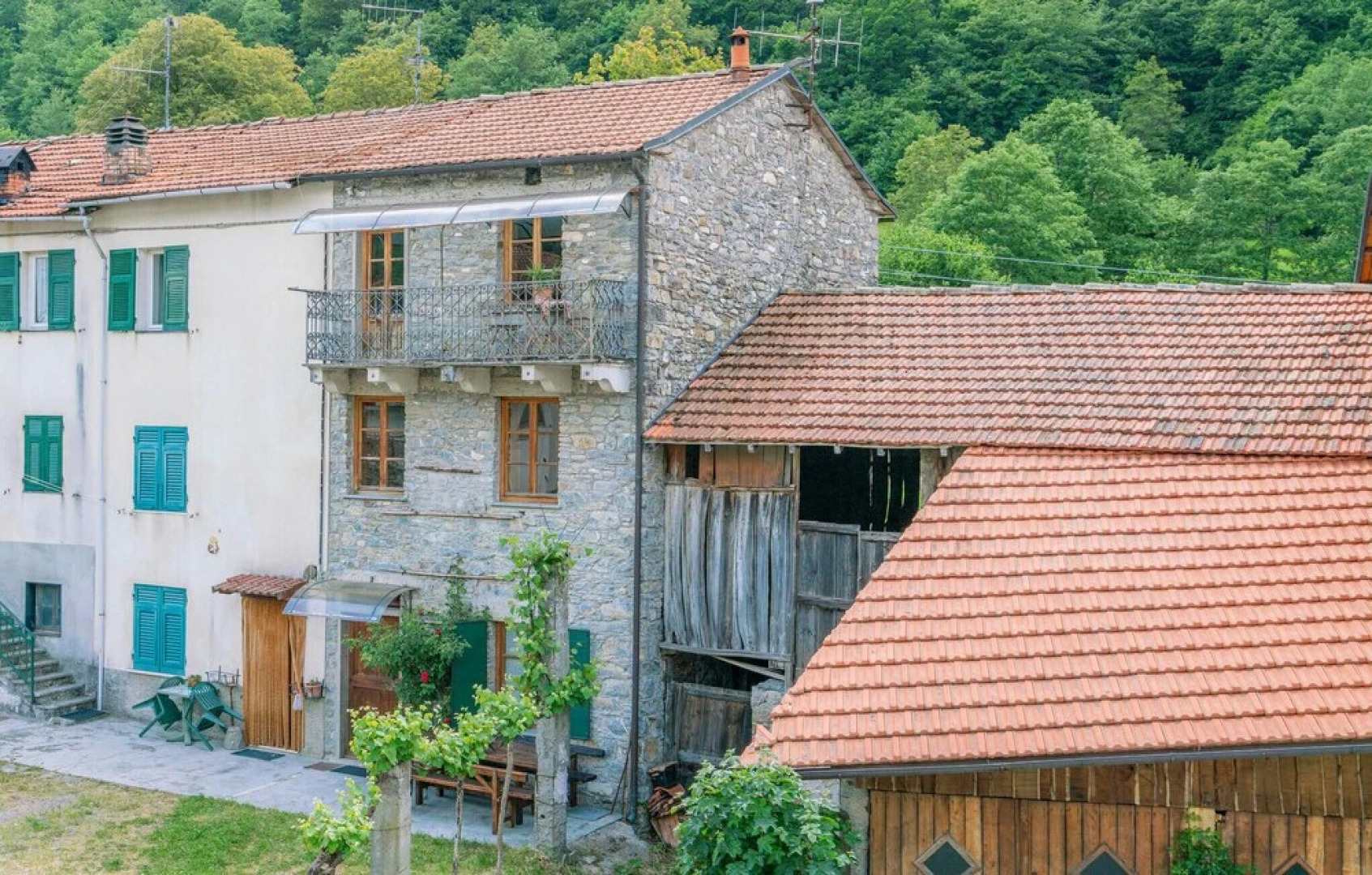 Awesome Home in Loco di Rovegno With Wifi and 4 Bedrooms