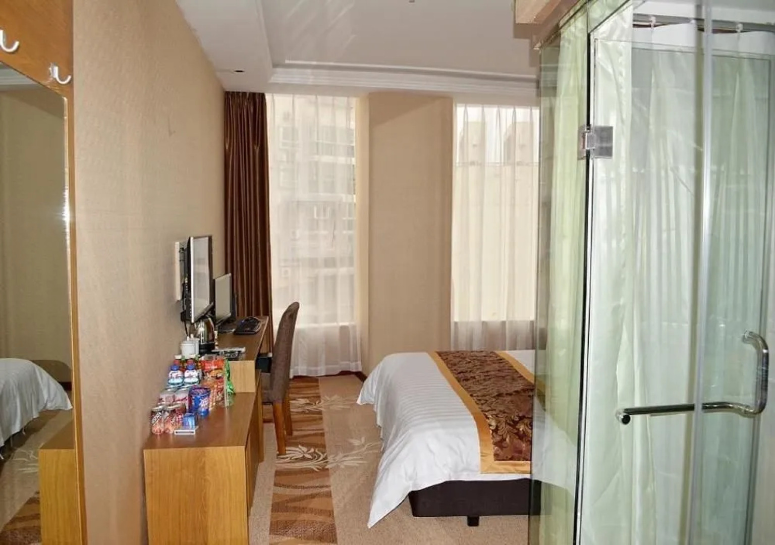 Yingcai Holiday Hotel