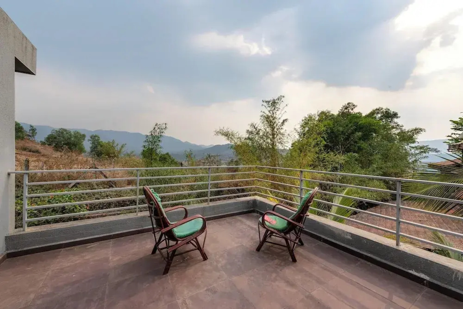 CosmicStays GreyStone Villa Mountain View & Dam