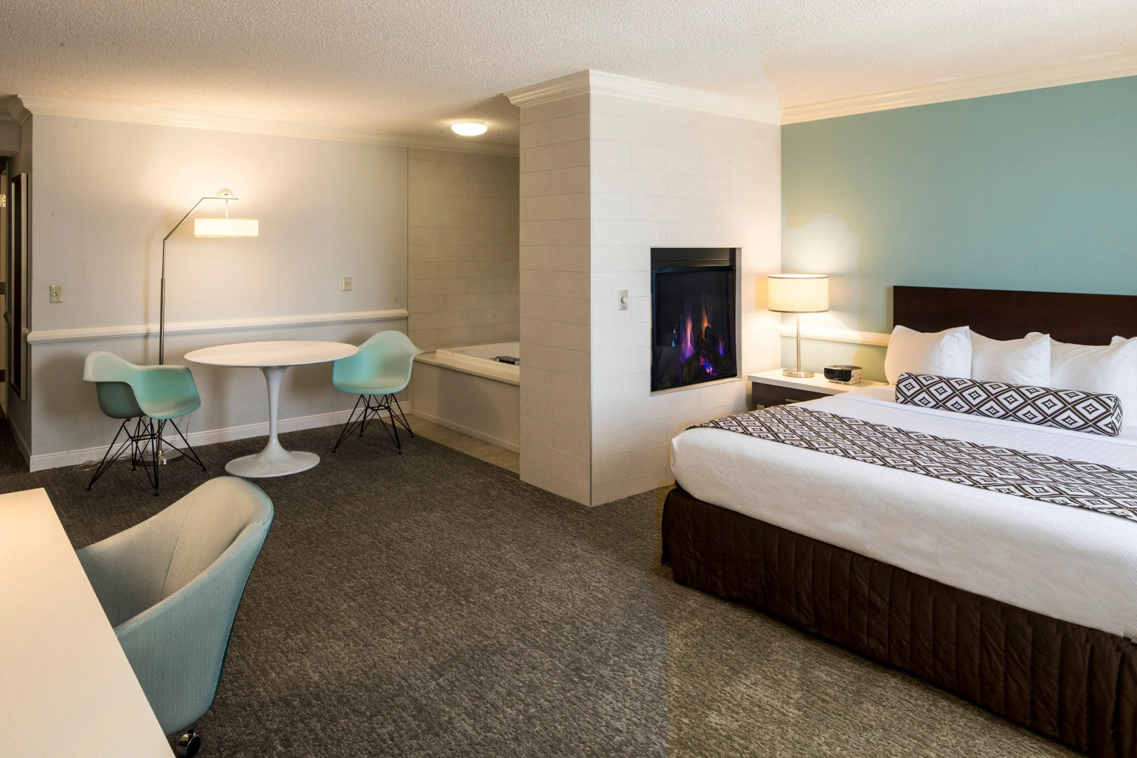 Crowne Plaza Suites Pittsburgh South by IHG