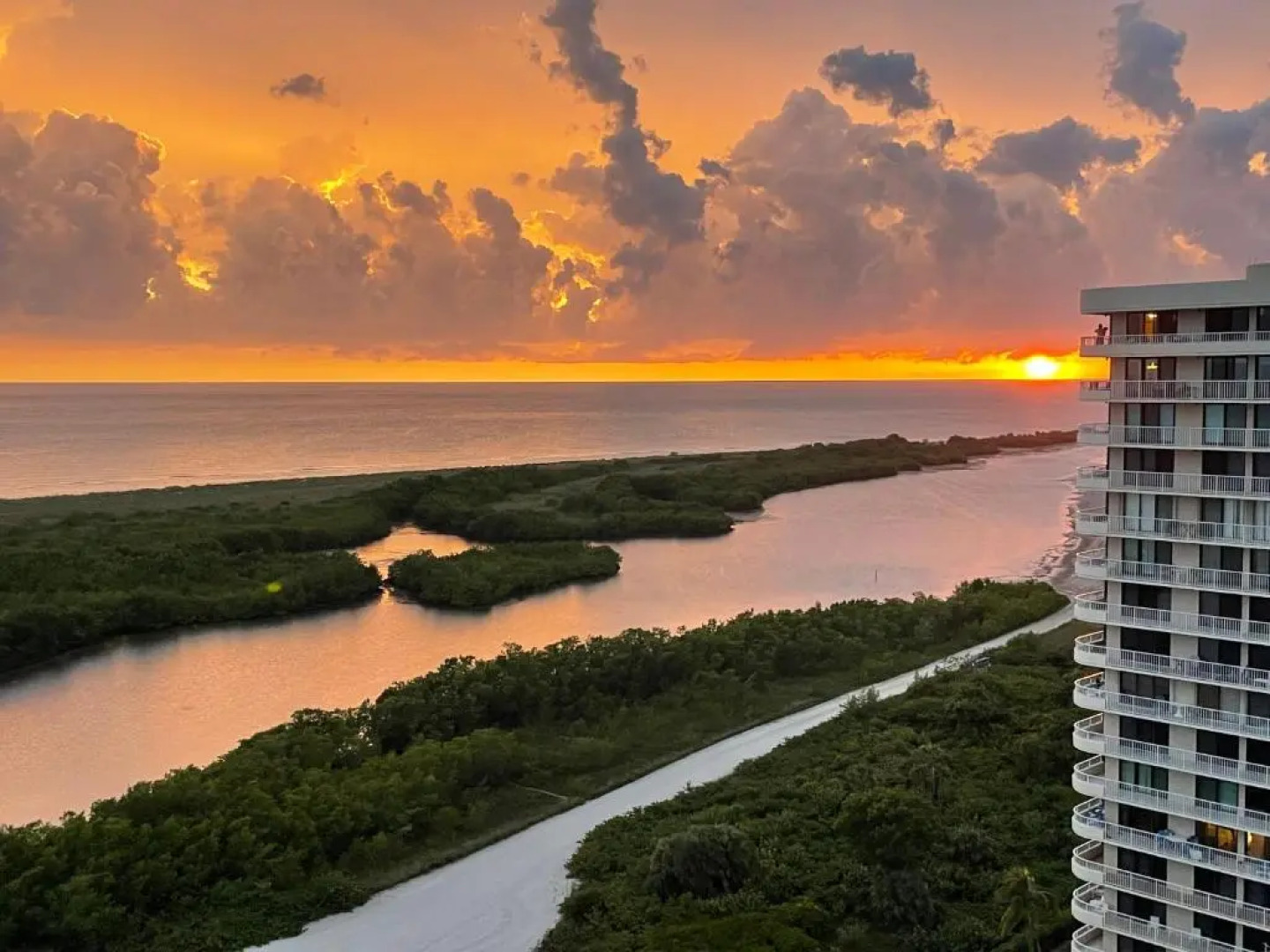 La Bella Vita on Marco - South Seas Tower 3, 1802