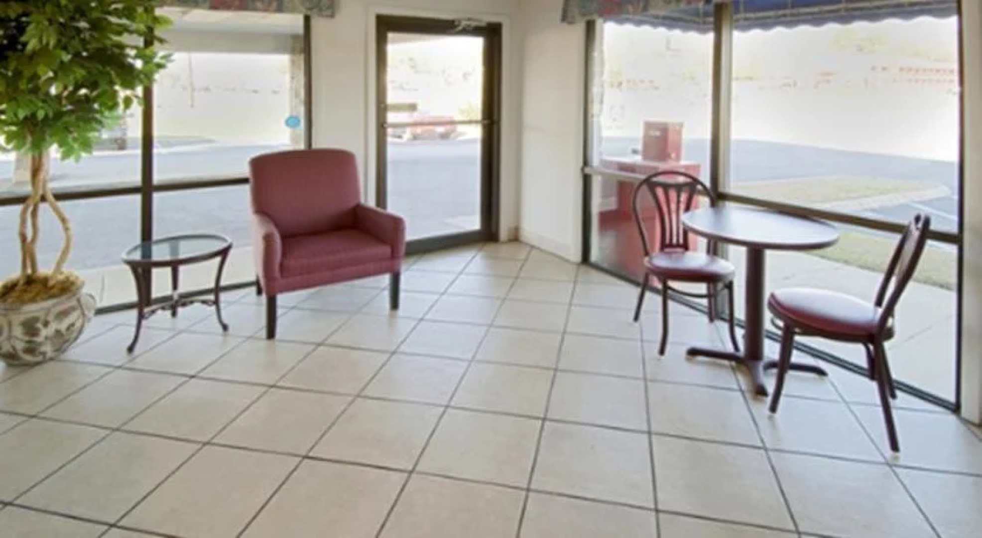 Daybreak Suites Extended Stay - Dothan