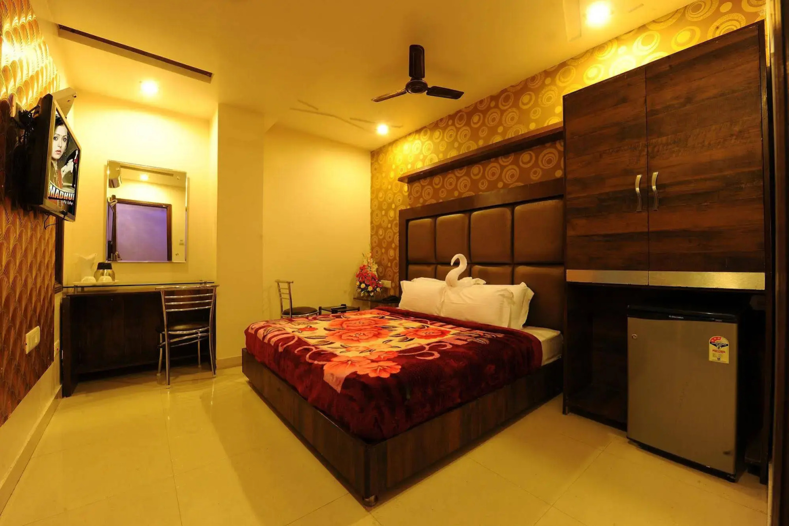 Hotel Pearl Inn & Suites