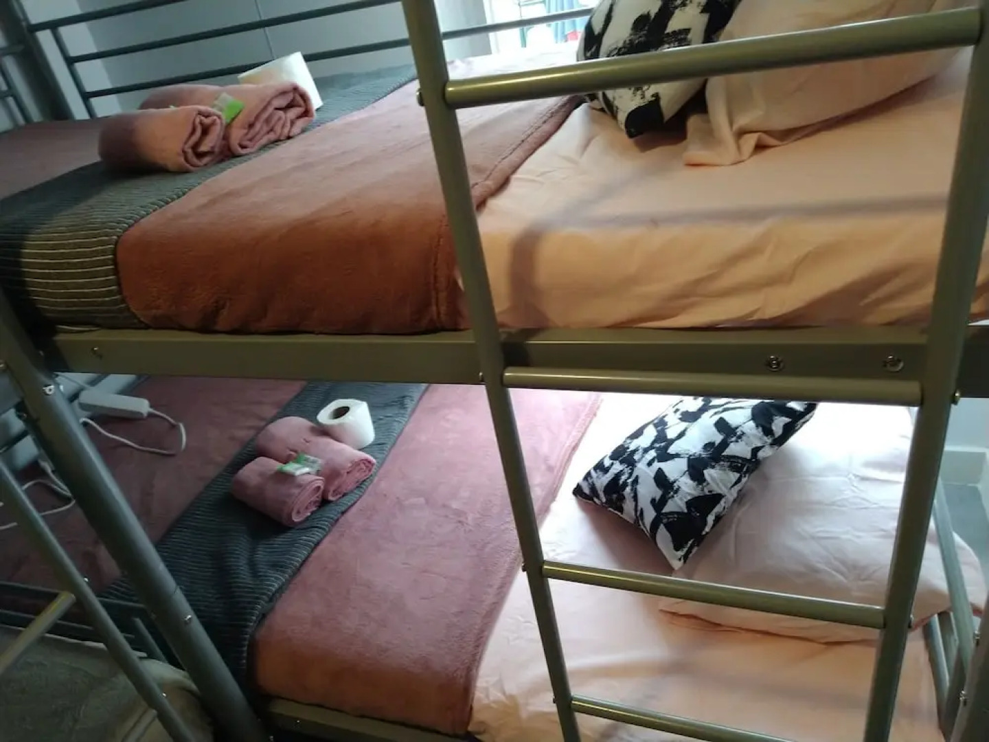 D And N House Hostel